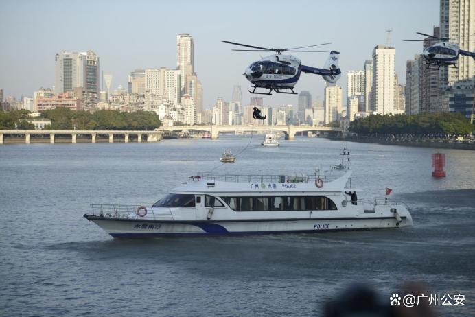 九游官网-关于广州队训练开放日；赛前造点机会引欢呼；意大利杯在即；阵容厚度经受考验的信息