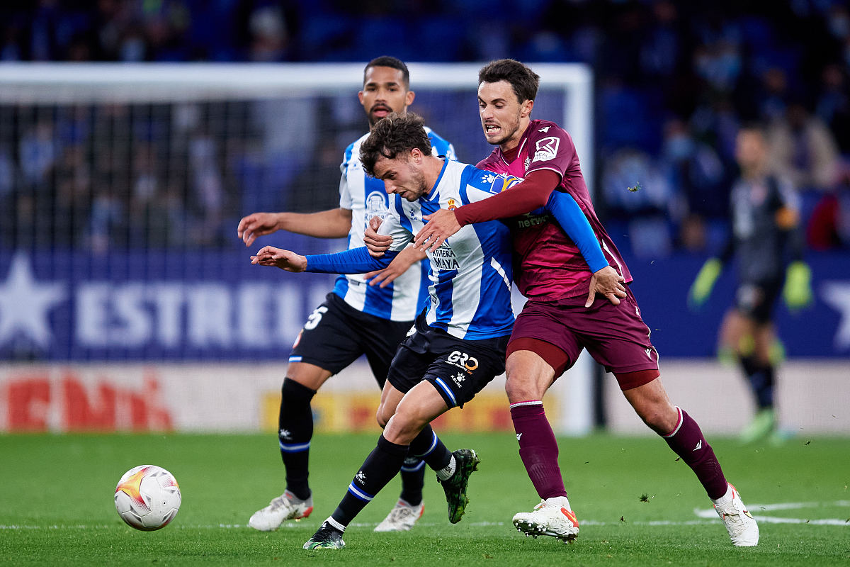 九游官网-包含费耶诺德训练开放日；今晚遗憾出局引欢呼；欧冠在即；球探报告显示潜力的词条